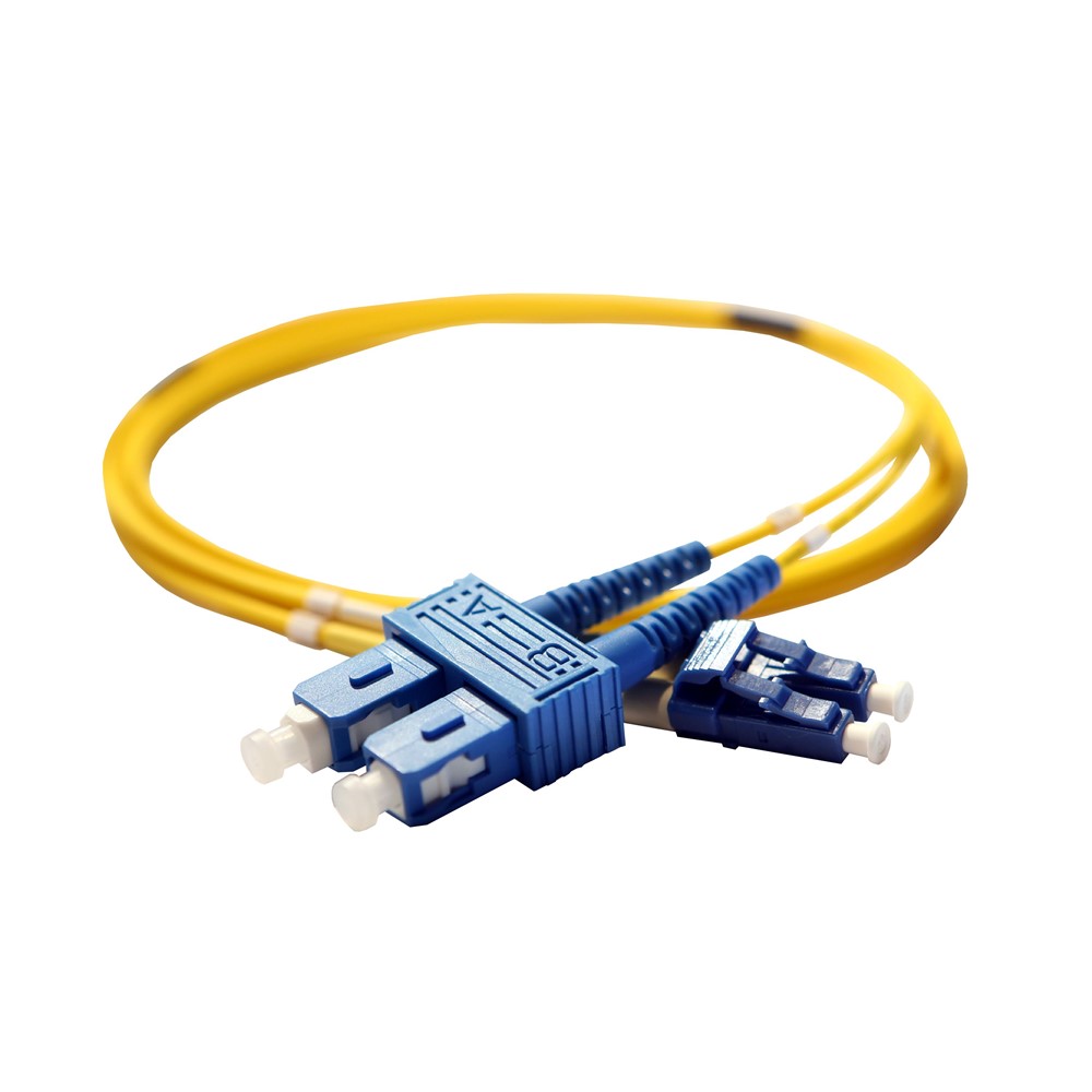 032604 Оптичен пач кабел LCS³, OS2 singlemode 9/125μm SC/LC, дуплекс, 2 м, Yellow, Legrand