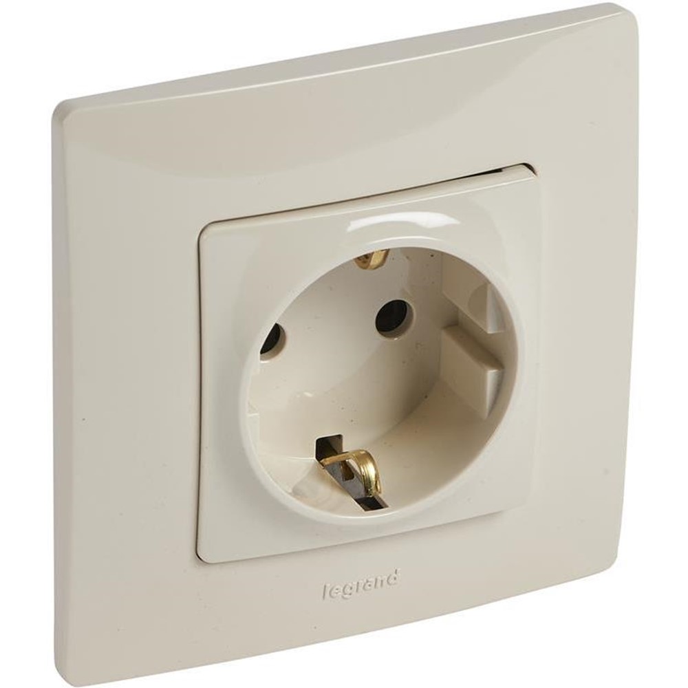 396474 Контакт Niloe с рамка 2P+E Schuko, крем, Legrand
