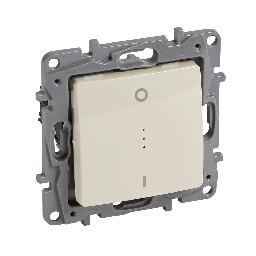 664618 Legrand Двуполюсен ключ 10А Niloe Крем с индикатор