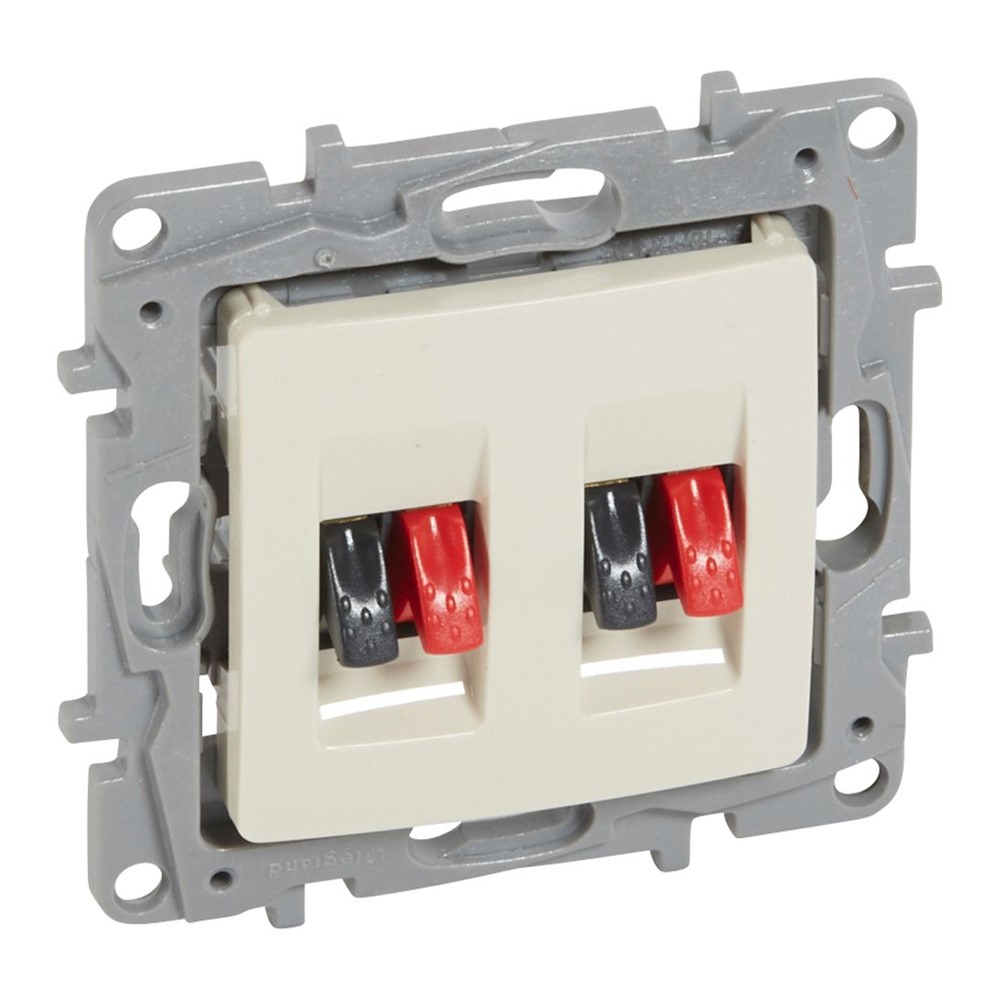 664876 Legrand Розетка 2x RJ45 STP cat.6 Niloe Крем