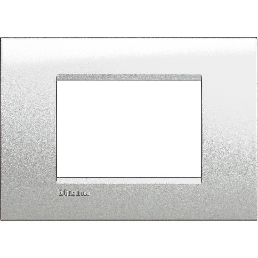 LNA4803GL Рамка 3M Living Light Square Silver Bticino