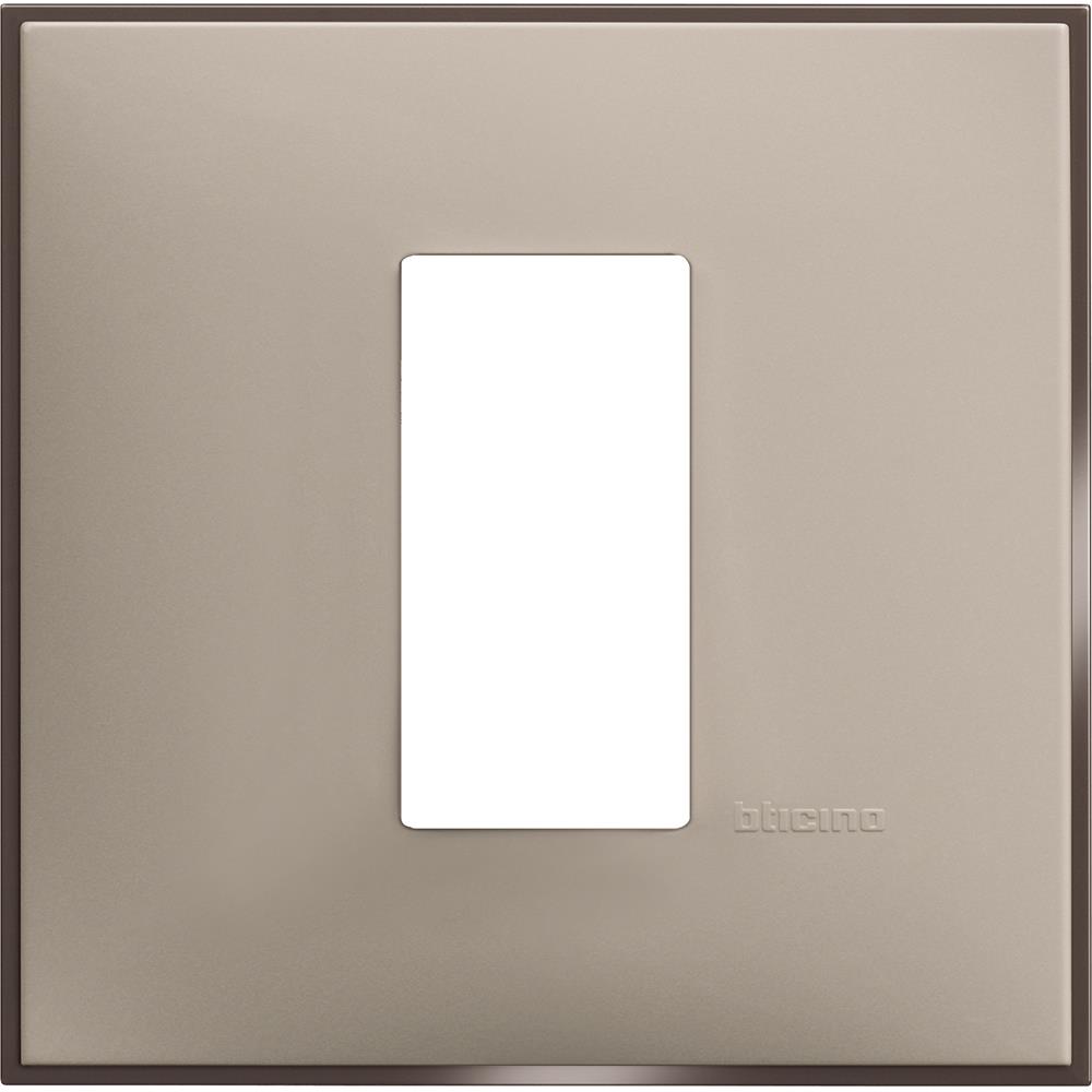 R4801CS Декоративна рамка 1М Крем сатен Bticino Classia