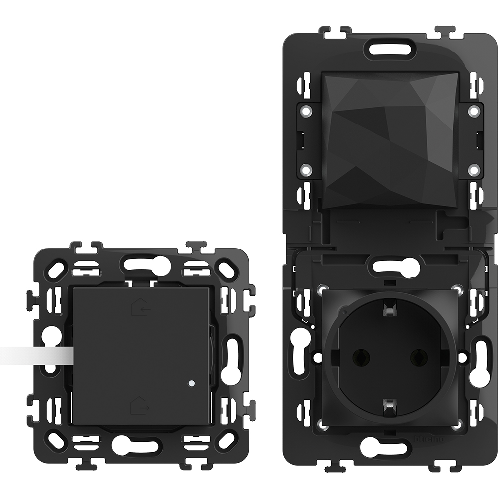 RG4501C Механизъм сценариен ключ и gateway със шуко, Черен_small